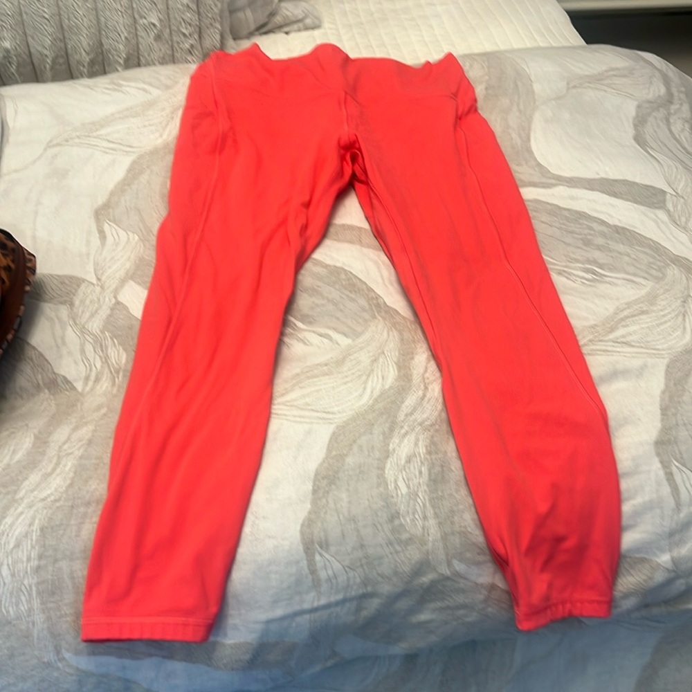 Lulu Lemmon pink leggings